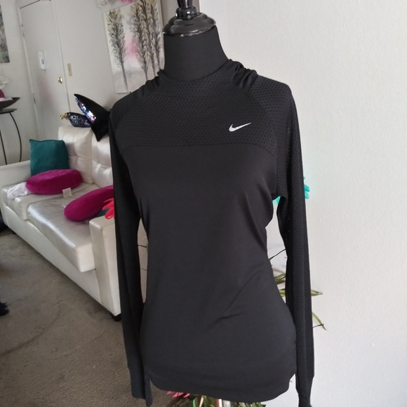 Nike Other - Nike long sleeve with hoodie